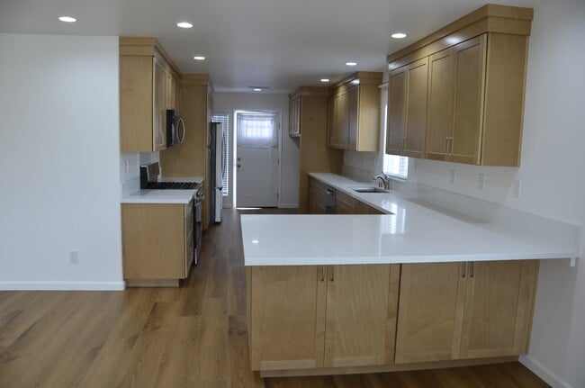 Building Photo - 3605 W 181st St