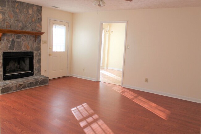 Building Photo - Newton Place