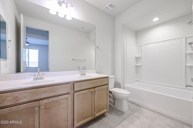 Building Photo - 2034 W Desert Frst Trl