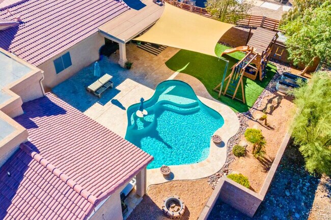 Primary Photo - 820 Avalon Ave