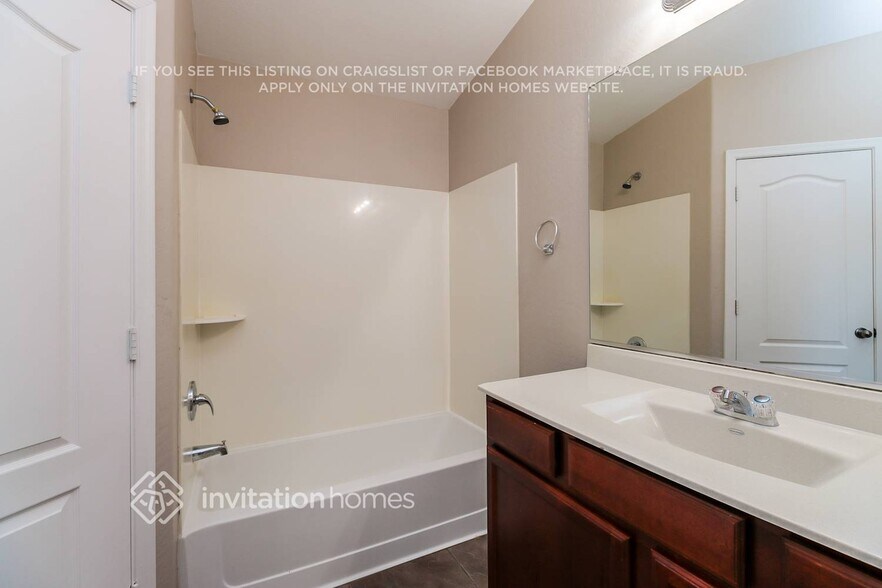 Building Photo - 40084 W Sanders Way