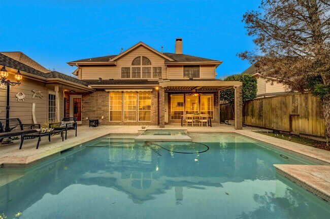 Building Photo - 13515 N Tracewood Bend