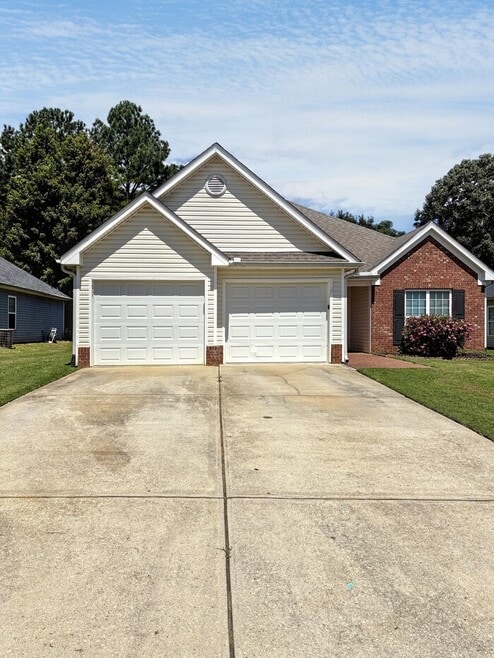 Building Photo - 2045 Parador Bend