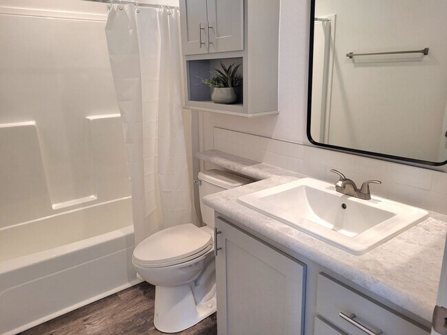 Building Photo - 6429 Forest Lake Dr