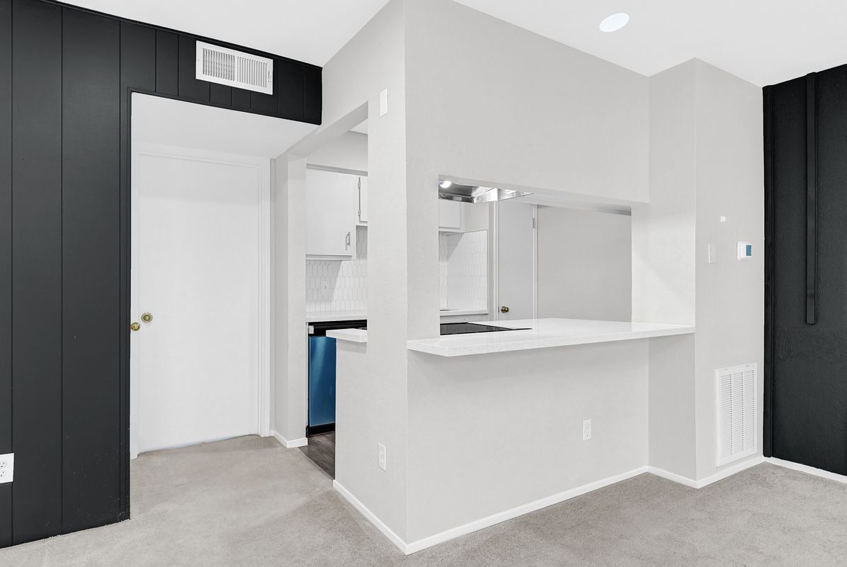 Building Photo - 6410 Del Monte Dr