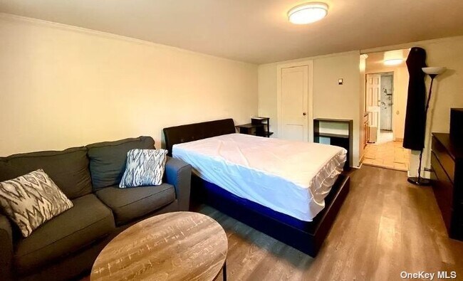 Primary Photo - 21-38-38 46th St