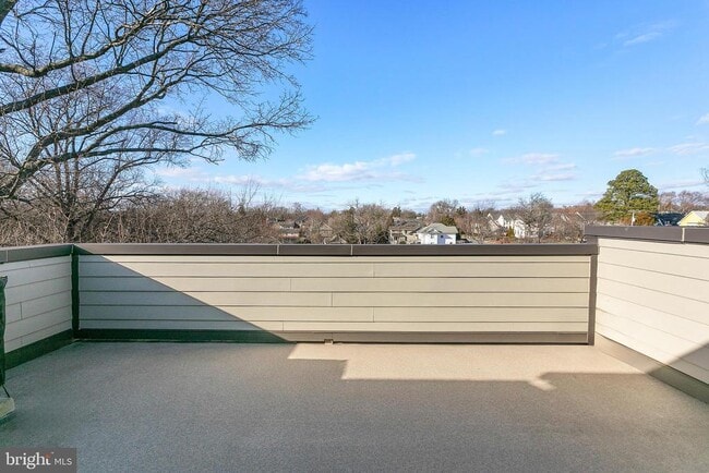 Building Photo - 6725 24th Ct N