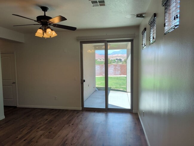 Building Photo - Easy Living in Coral Canyon! 3 Bedroom Home