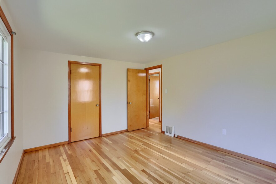 Building Photo - 1311 Midland Beaver Rd