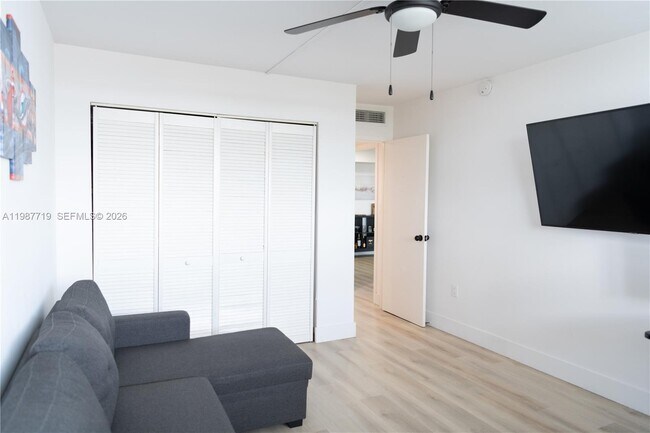 Building Photo - 13155 Ixora Ct