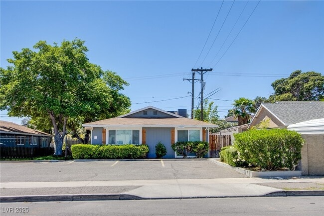 Building Photo - 5009 Evergreen Ave