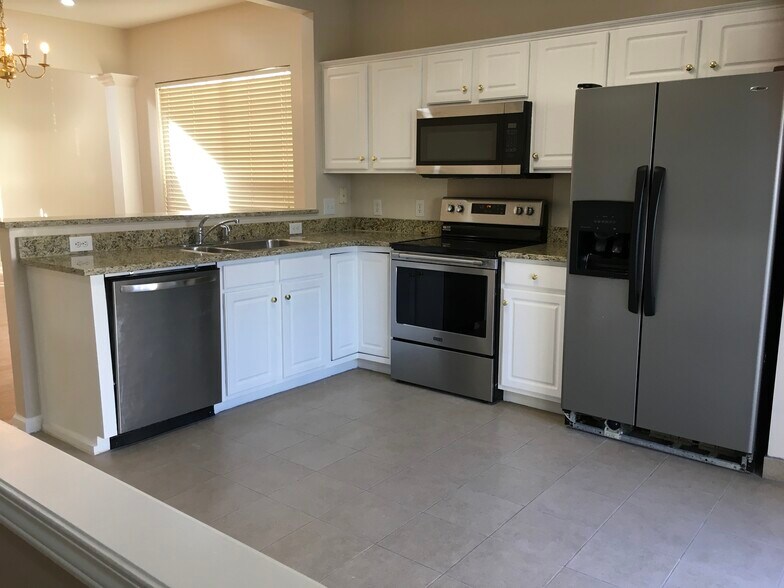 Building Photo - 2113 McKenzie Creek Dr