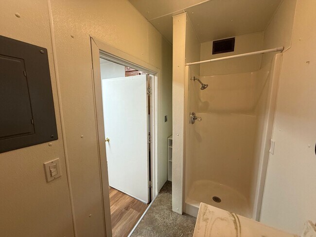 Building Photo - 900 N St