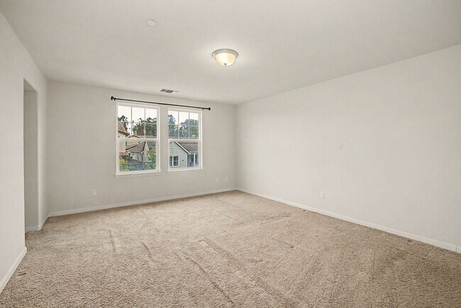 Building Photo - 15137 Breckinridge Ave
