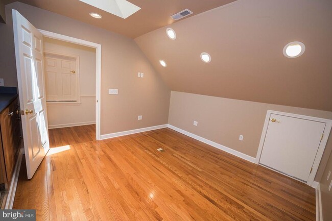 Building Photo - 5482 Royal Mile Blvd