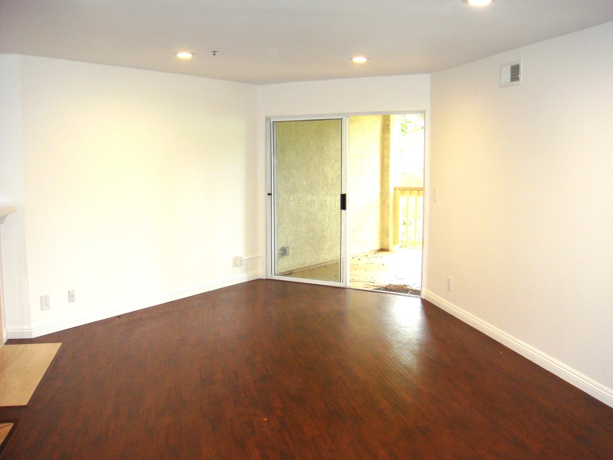 L/R - 5837 Oak Bend Ln