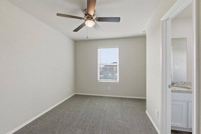 Building Photo - $1,000 off Rent for APRIL