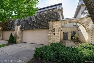 Building Photo - 1237 Oakwood Ct