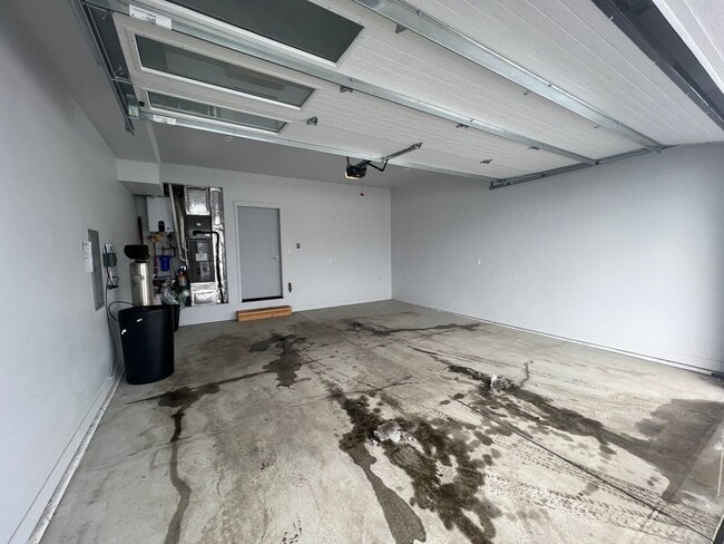 Building Photo - New on the Market!