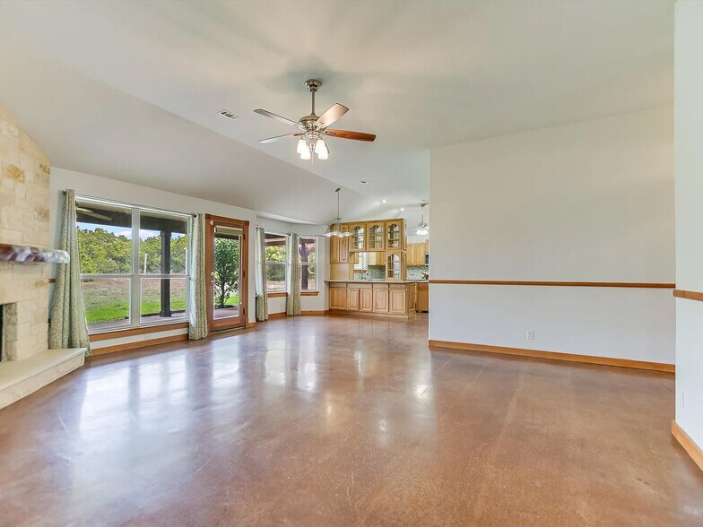 Building Photo - 1010 Foothills Dr