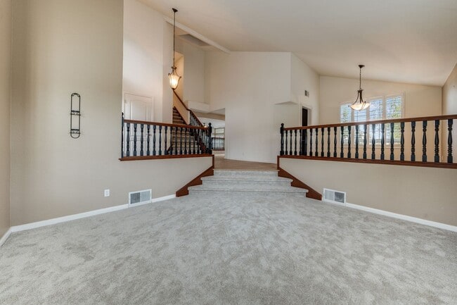 Building Photo - Stunning Folsom Split-Level Home with Pool & 3-Car Garage in Quiet Cul-De-Sac