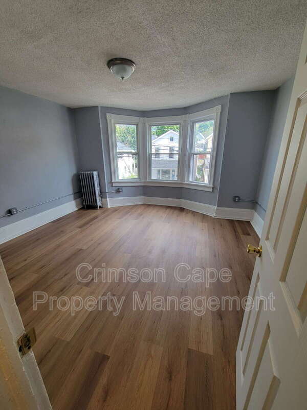 Building Photo - 41 Hutson St