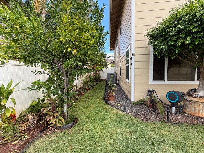 Building Photo - Spacious 4-Bedroom Ewa Beach Home with Den...