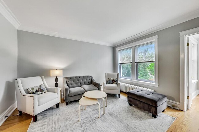 Building Photo - 2646 Ewing Ave