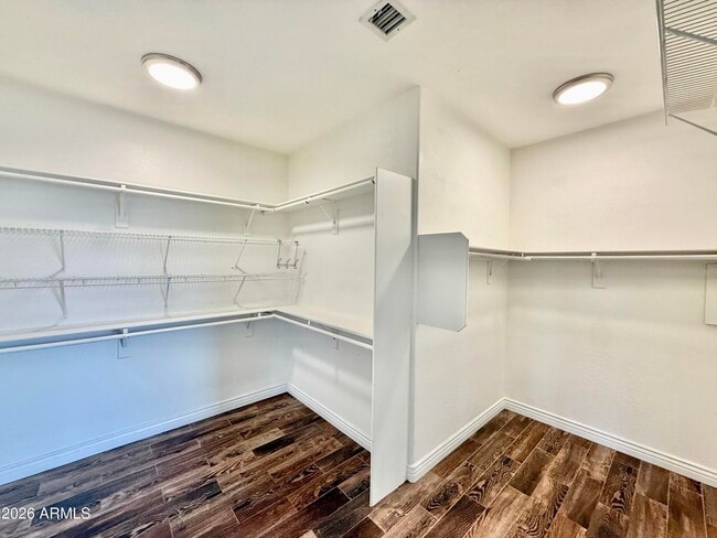 Building Photo - 3640 S Barberry Pl