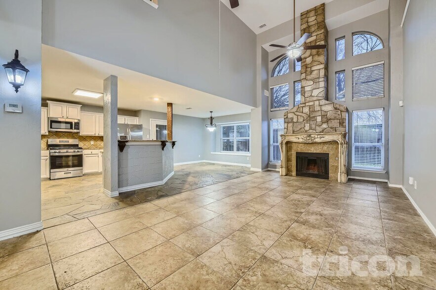 Building Photo - 220 Flatwood Dr