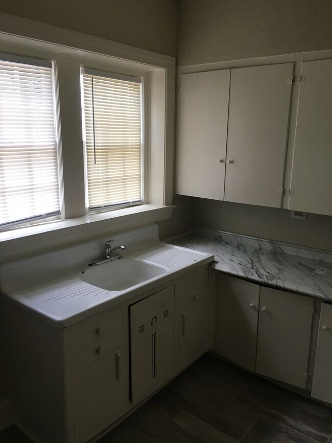 Building Photo - 1143 A&amp;B N Broad St.