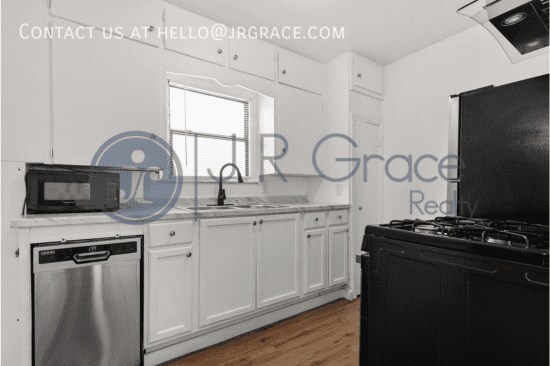 Building Photo - 3132 N 28th St