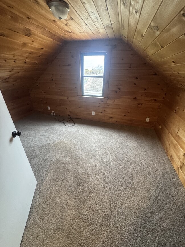 Building Photo - 616 Boston Rd