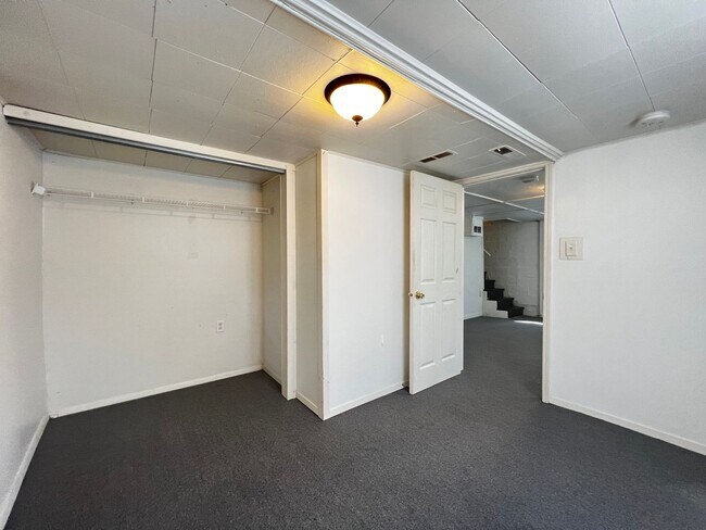 Building Photo - $2,200 | 3 Bedroom + Bonus Room , 2 Bathro...