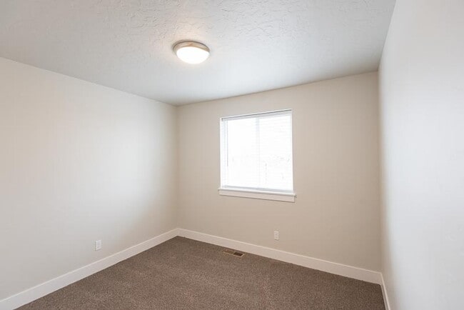 Building Photo - 303 Johnson Rd