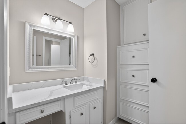 Building Photo - 6506 Jadecrest Dr