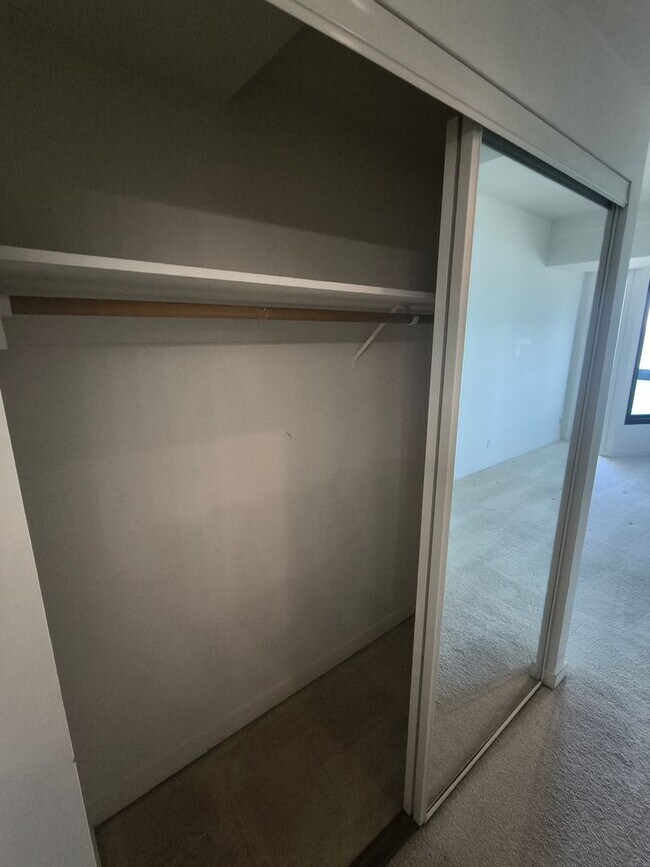 Building Photo - 1BD/1BATH Condo Available in Pacific Park Plaza