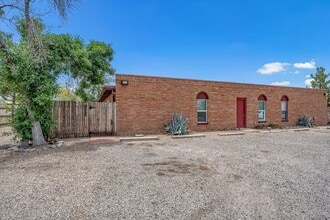 Building Photo - AVAILABLE NOW!