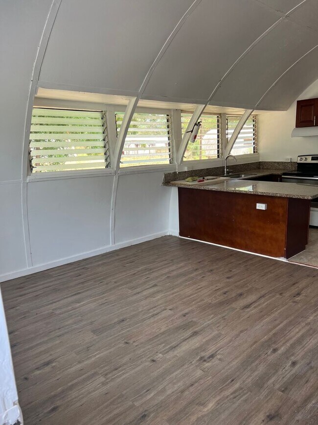 Building Photo - 86-321 Puhawai Rd