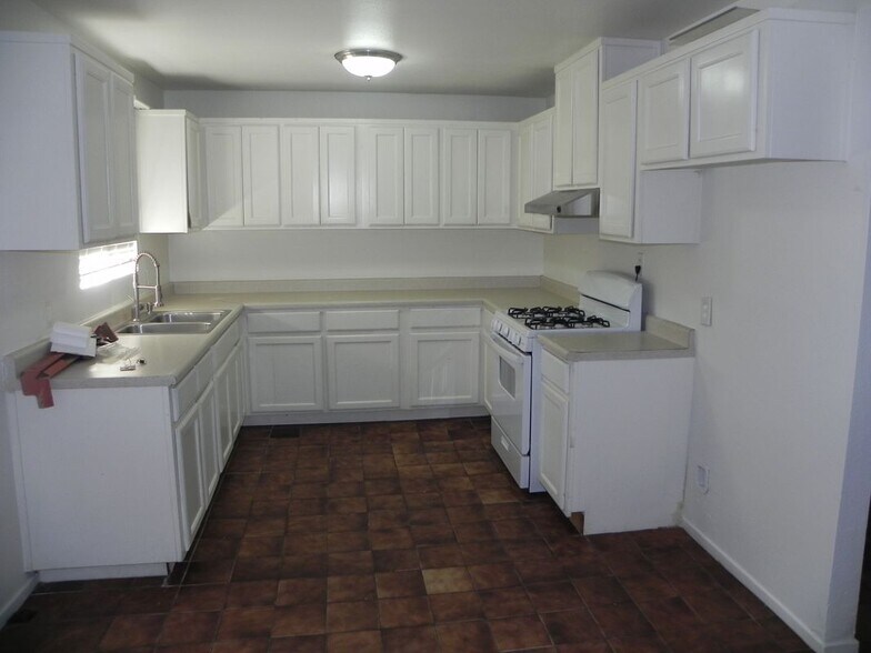 Building Photo - 12555 S Henderson Rd
