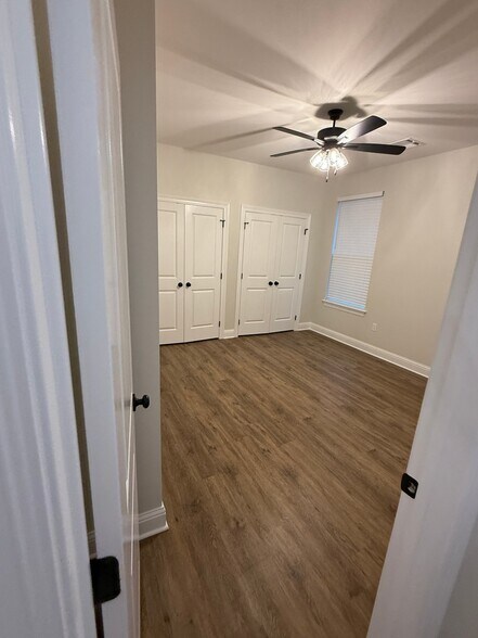 Building Photo - 209 Hoover Dr