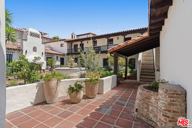 Building Photo - 1308 N Harper Ave