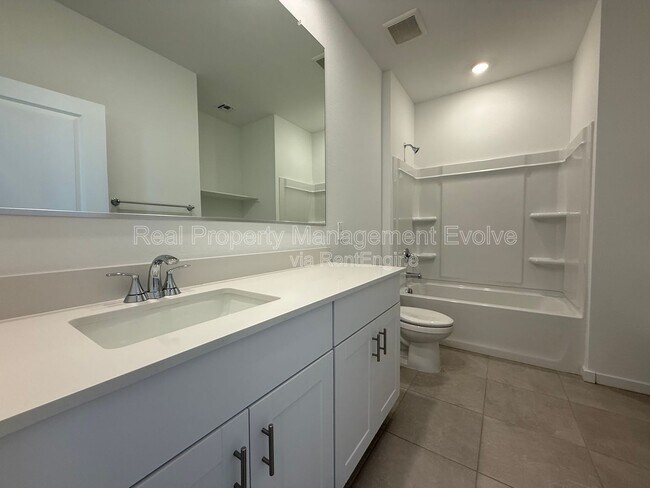 Building Photo - 2484 Fortana Dr