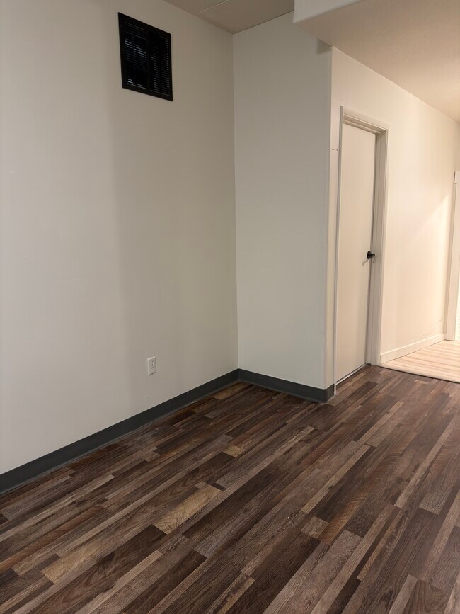 Hallway - 2011 Oregon Ave