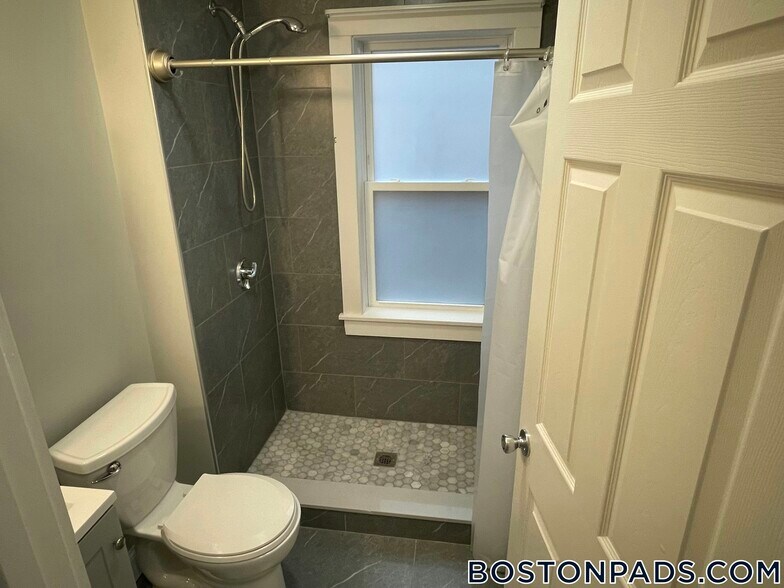 Building Photo - 1922 Columbus Ave