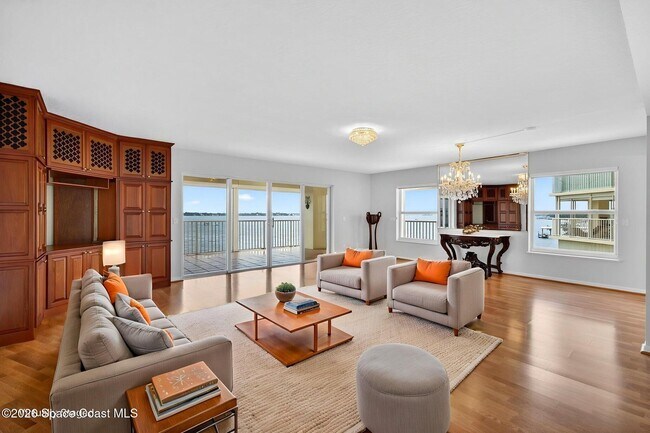 Building Photo - 102 Riverside Dr