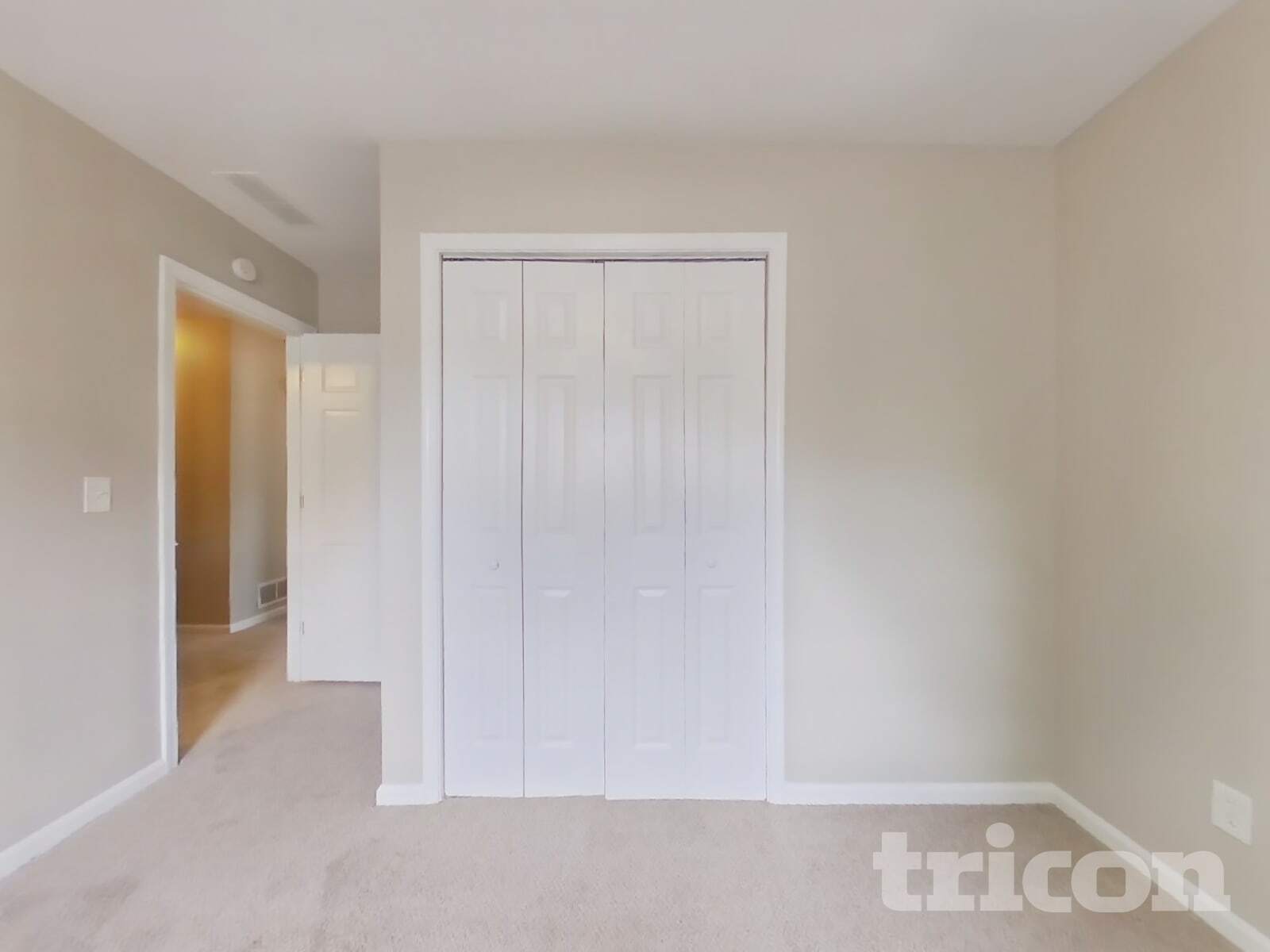 Building Photo - 2339 Country Club Dr SE