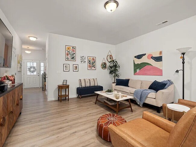 Building Photo - Lease OR Lease to Own