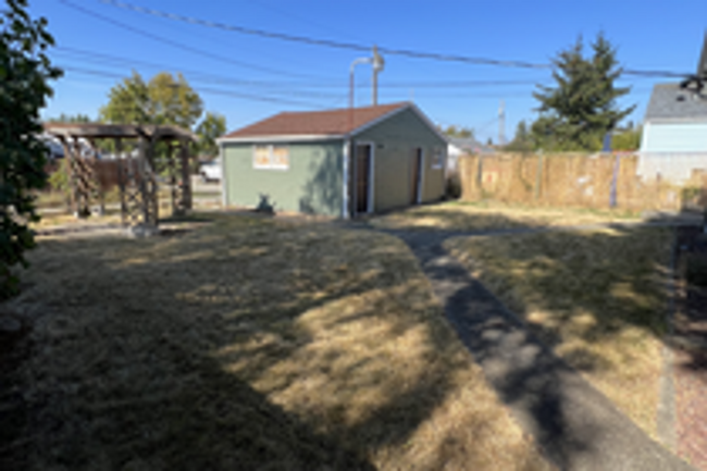 Building Photo - 2bd/1ba House in South End Tacoma