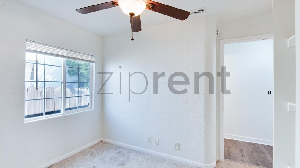 Building Photo - 812 Humboldt St